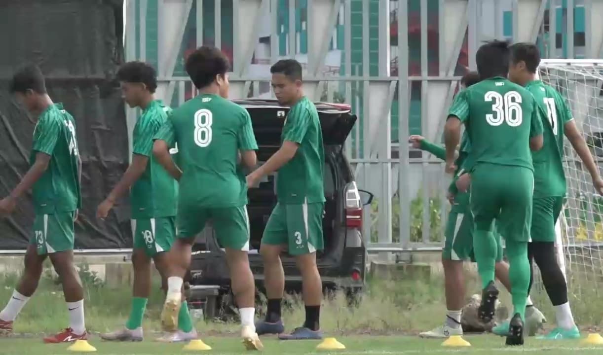 Tanpa Reva Adi, Persebaya Gembleng Pemain Pelapis