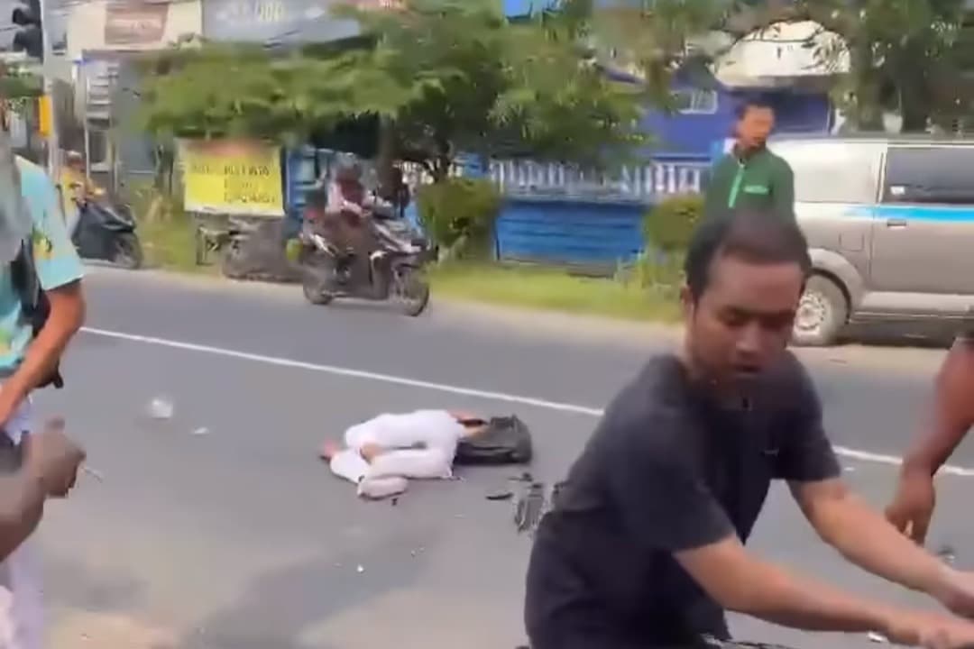 Tabrak Truk LPG di Lamongan, Pelajar SMA Alami Cidera Otak