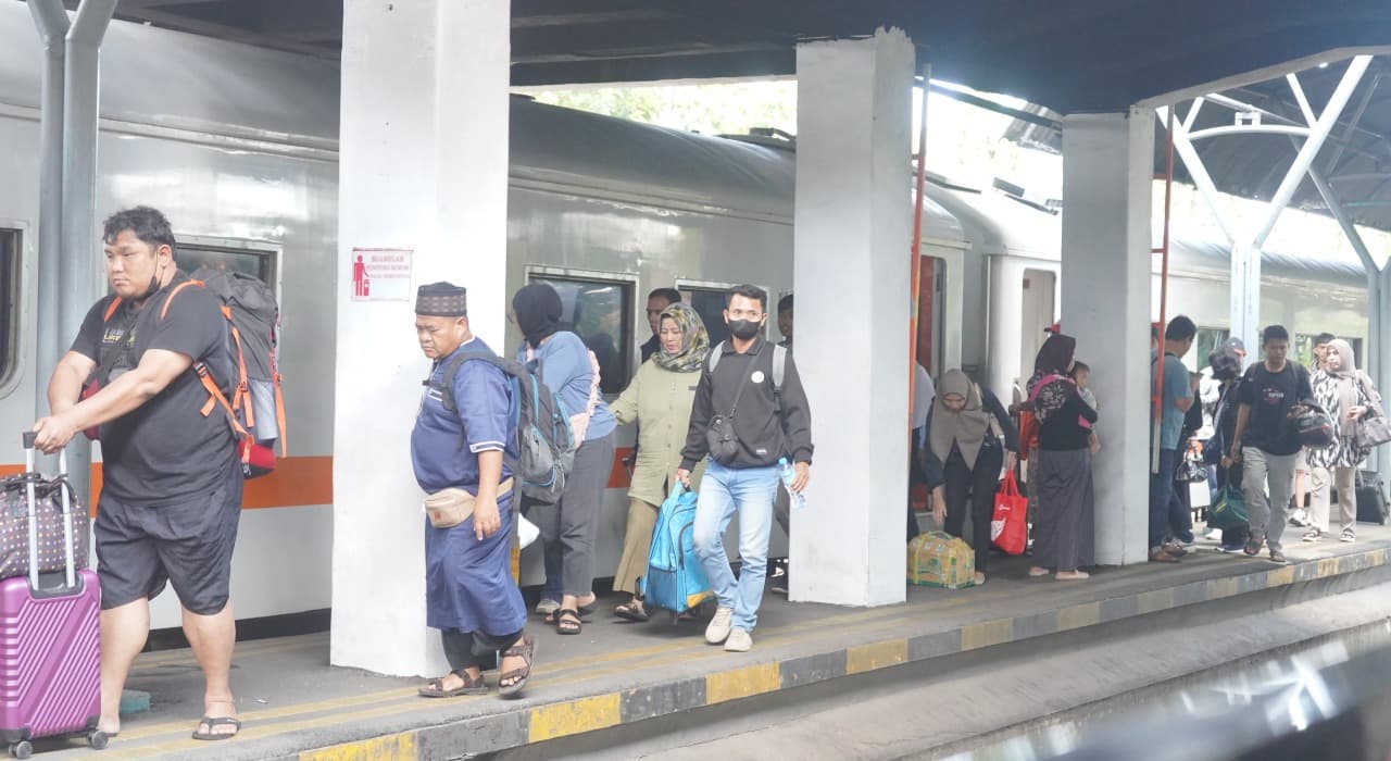 Tiket KA Jarak Jauh Arus Balik (H+1) Idul Fitri Sudah Bisa DibelI