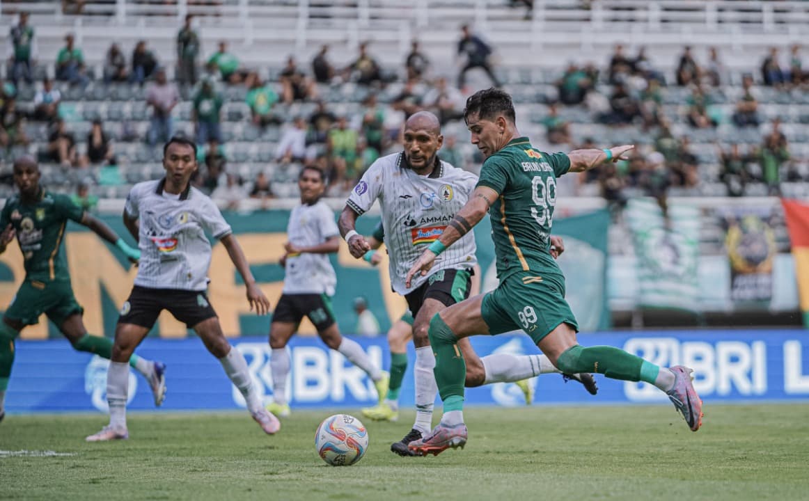 Kalahkan PSS 2-1, Persebaya Tembus 10 Besar Liga 1