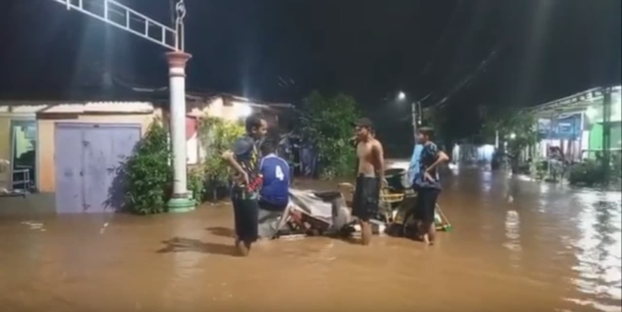 Sungai Rejoso Meluap, Ratusan Rumah di Pasuruan Terendam Banjir