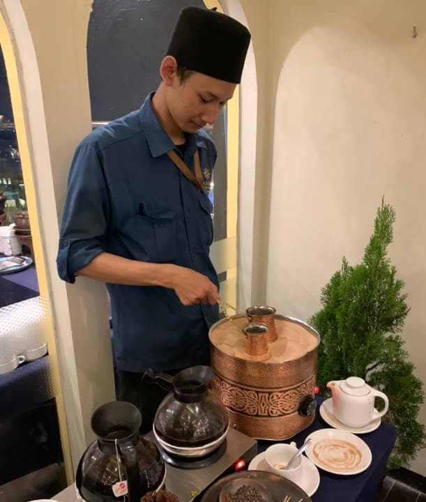 Nikmatnya Berbuka Dengan Suguhan Kopi Turki di Namira Syariah Hotel