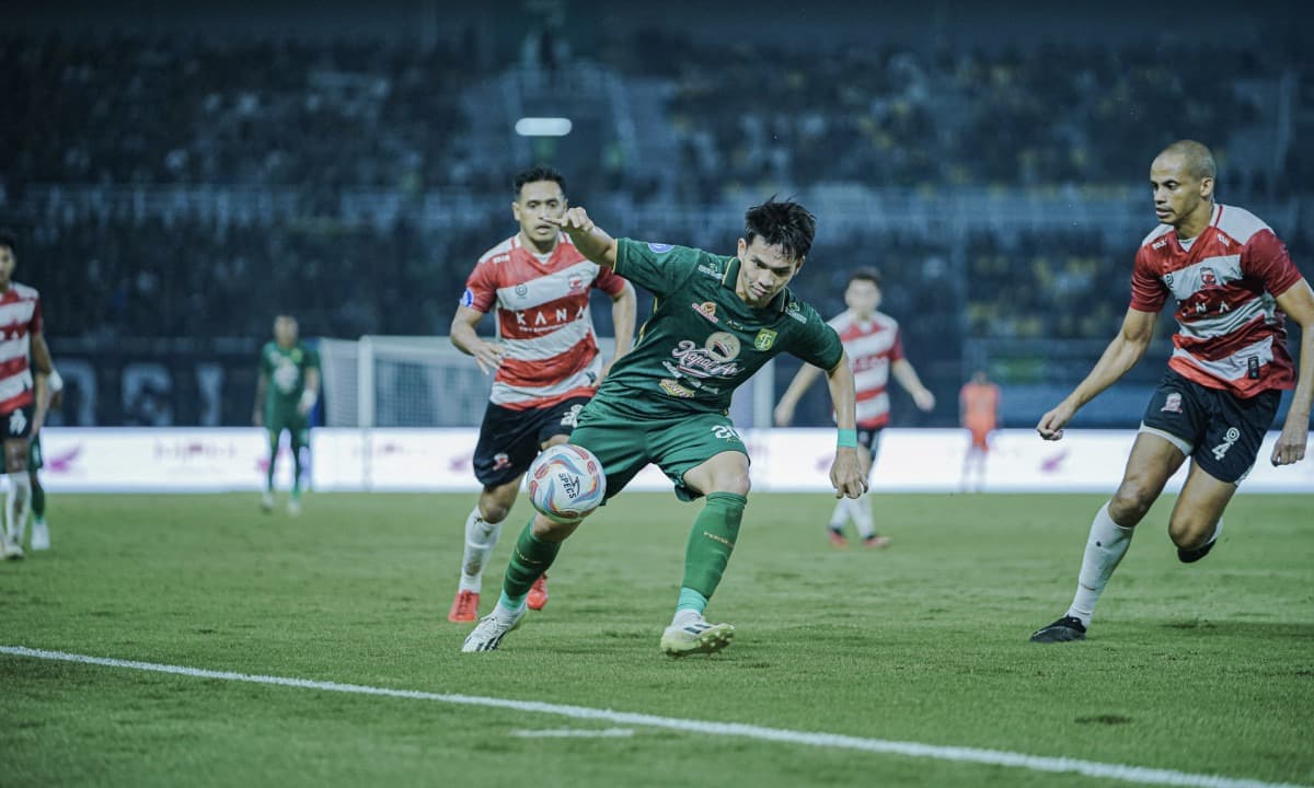 Duel Persebaya vs Madura United Berakhir Imbang Tanpa Gol