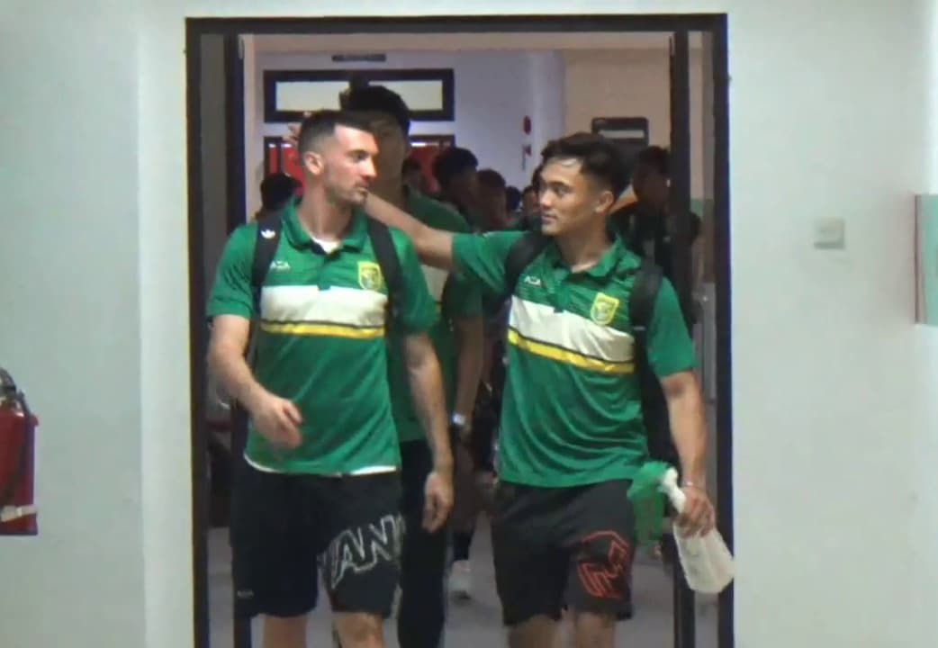 Absen Dari Timnas, Ernando Bisa Perkuat Persebaya vs Arema FC