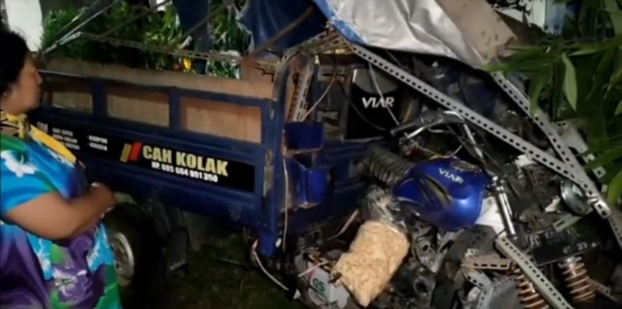 Motor Roda 3 Tertabrak KA Dhoho, Pengendara Meninggal Dunia