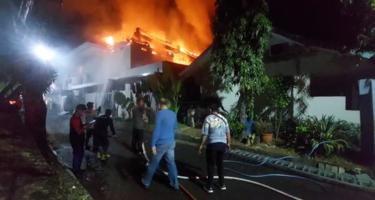 Rumah Sakit Gatoel Kota Mojokerto Terbakar, Pasien Dievakuasi
