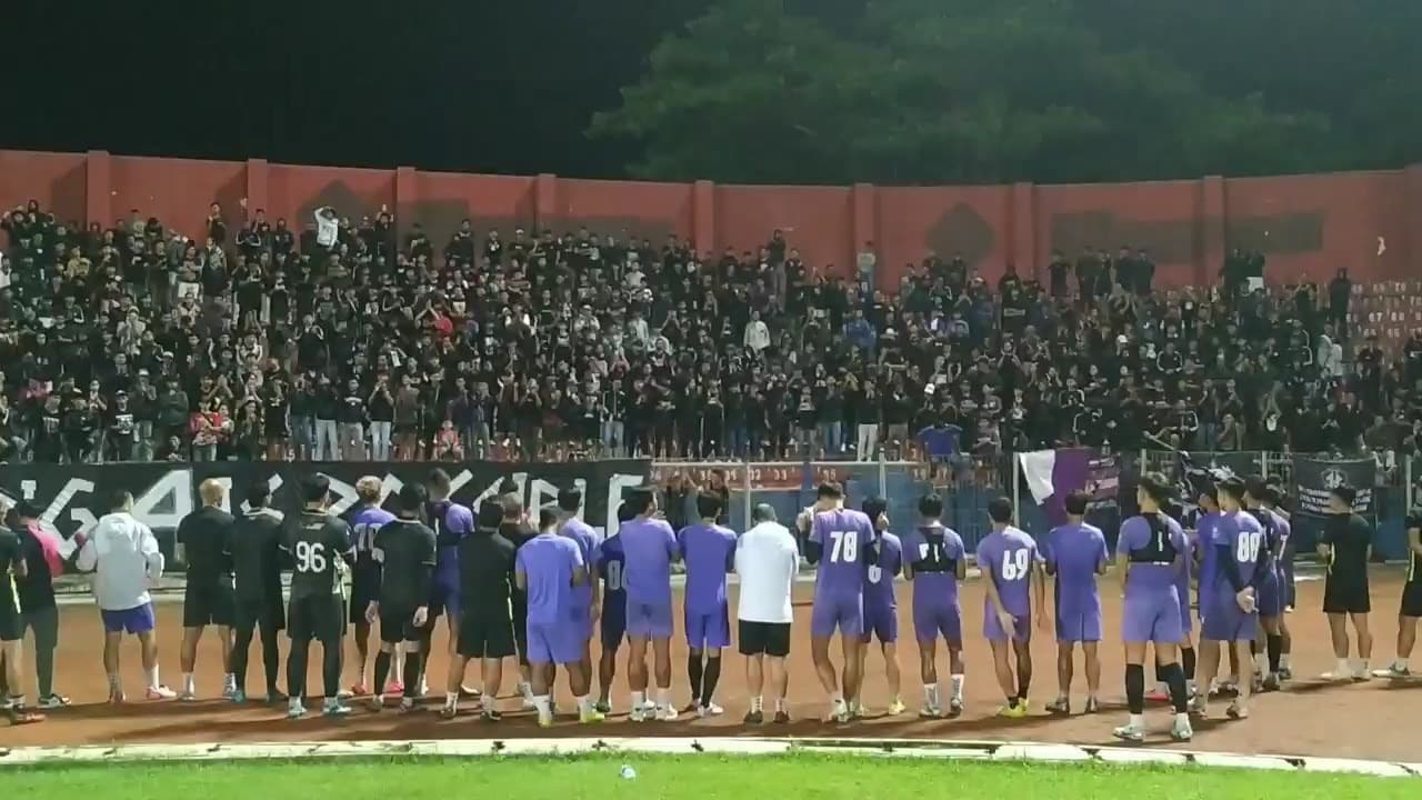 Datangi Latihan, Ratusan Suporter Dorong Persik Lolos Championship Series