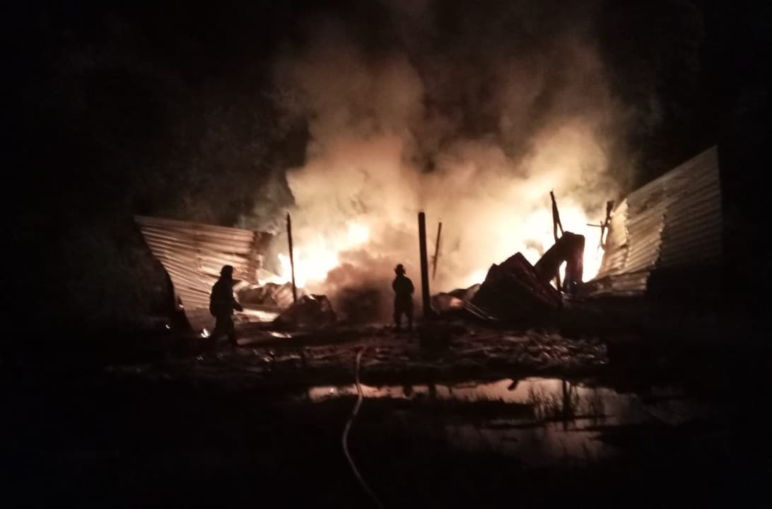 Gudang Pengovenan Kelapa Ludes Terbakar di Diwek Jombang