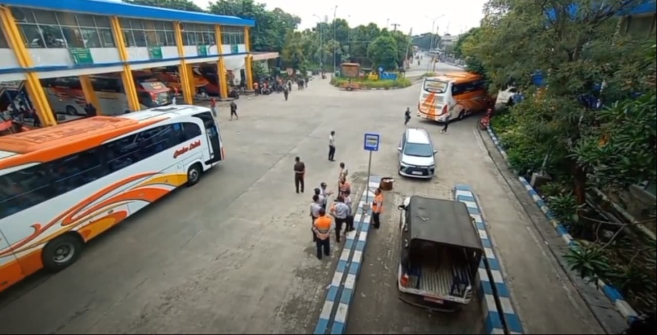 Tak Berijin dan Angkut Penumpang, 15 Bus Dikeluarkan dari Terminal Purabaya