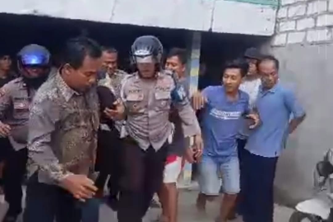 Tepergok Mencuri, Maling Sepeda Motor di Mojokerto Dihajar Massa