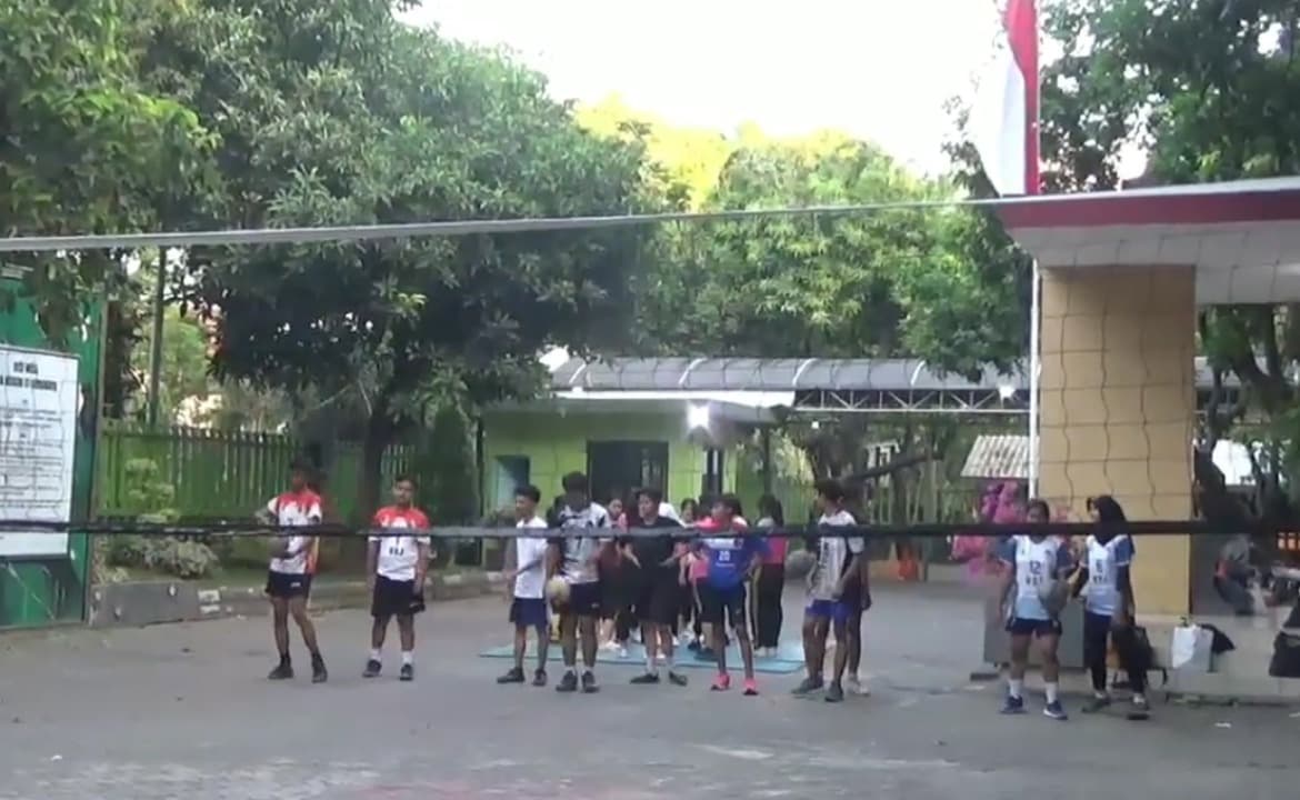 Tim Voli SMAN 17 Surabaya Optimis Juara Voliga 2024