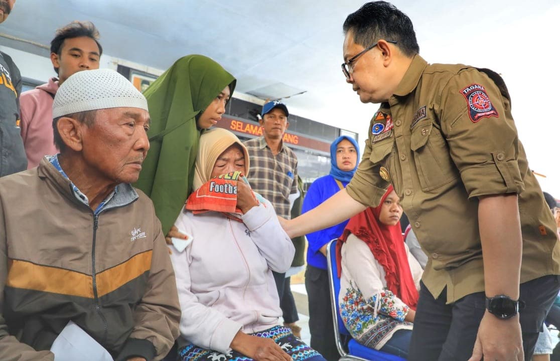 Pj Gubernur Jatim Pastikan Pencarian Korban Tebing Longsor Lumajang Terus Dilakukan