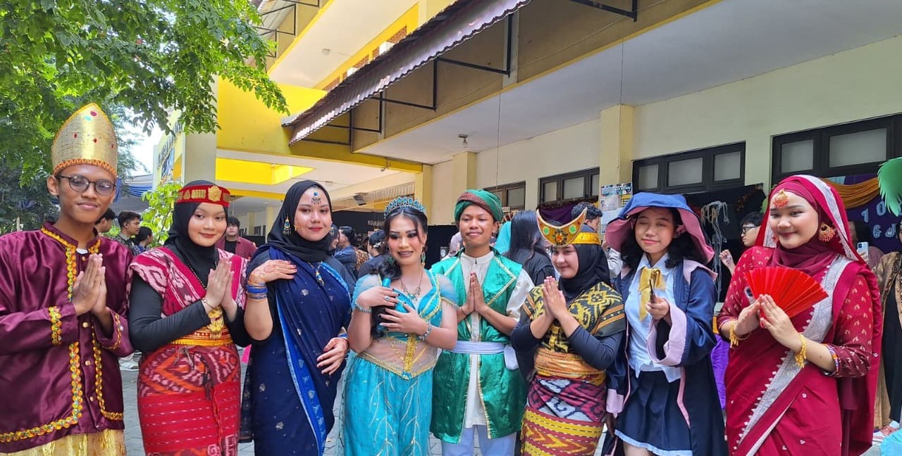 FISIP UPN Veteran Jatim Gelar Commfest Karya Mahasiswa Bertema Asian Culture