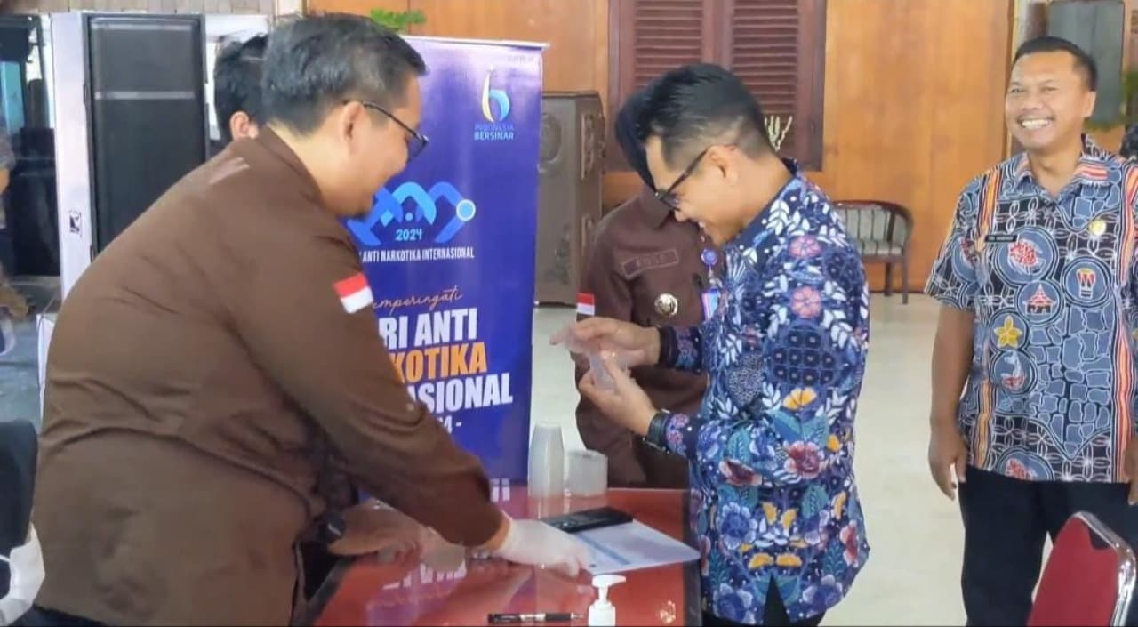 Delapan Pejabat Tulungagung Absen Pada Pemeriksaan Tes Urin BNNK