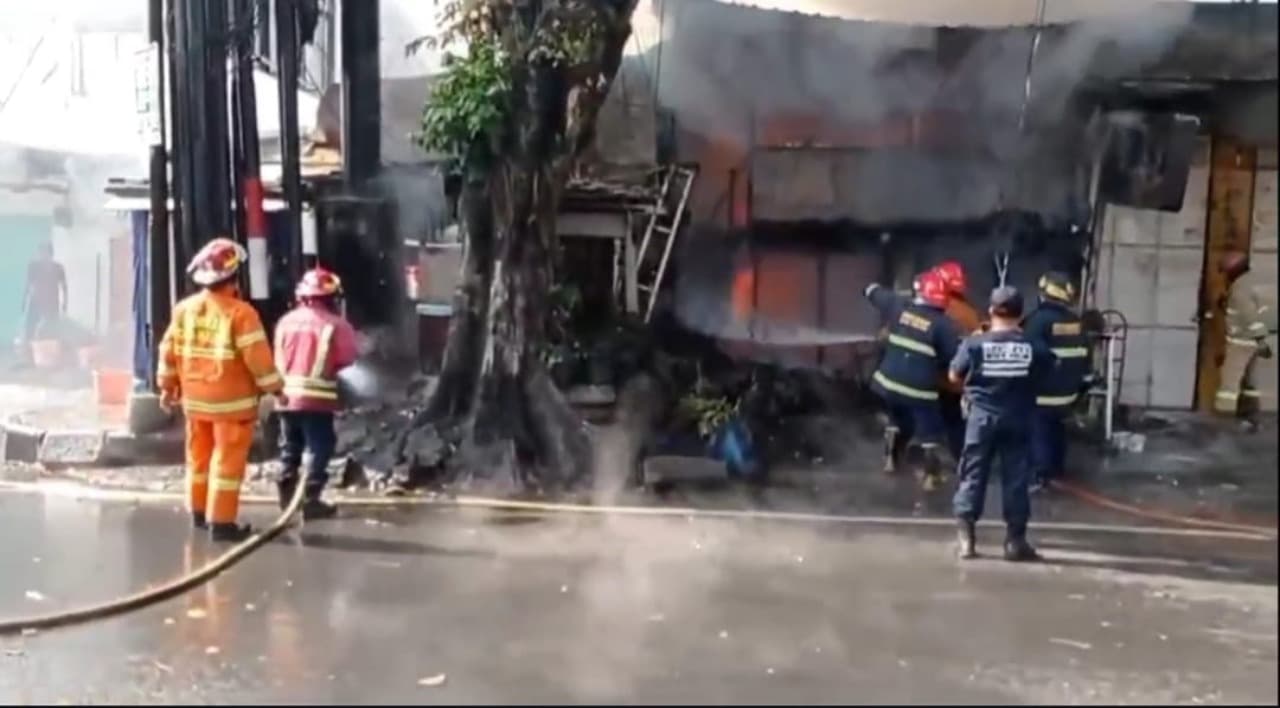 Dipicu Karena Bakar Sampah, Empat Ruko di Kota Malang terbakar