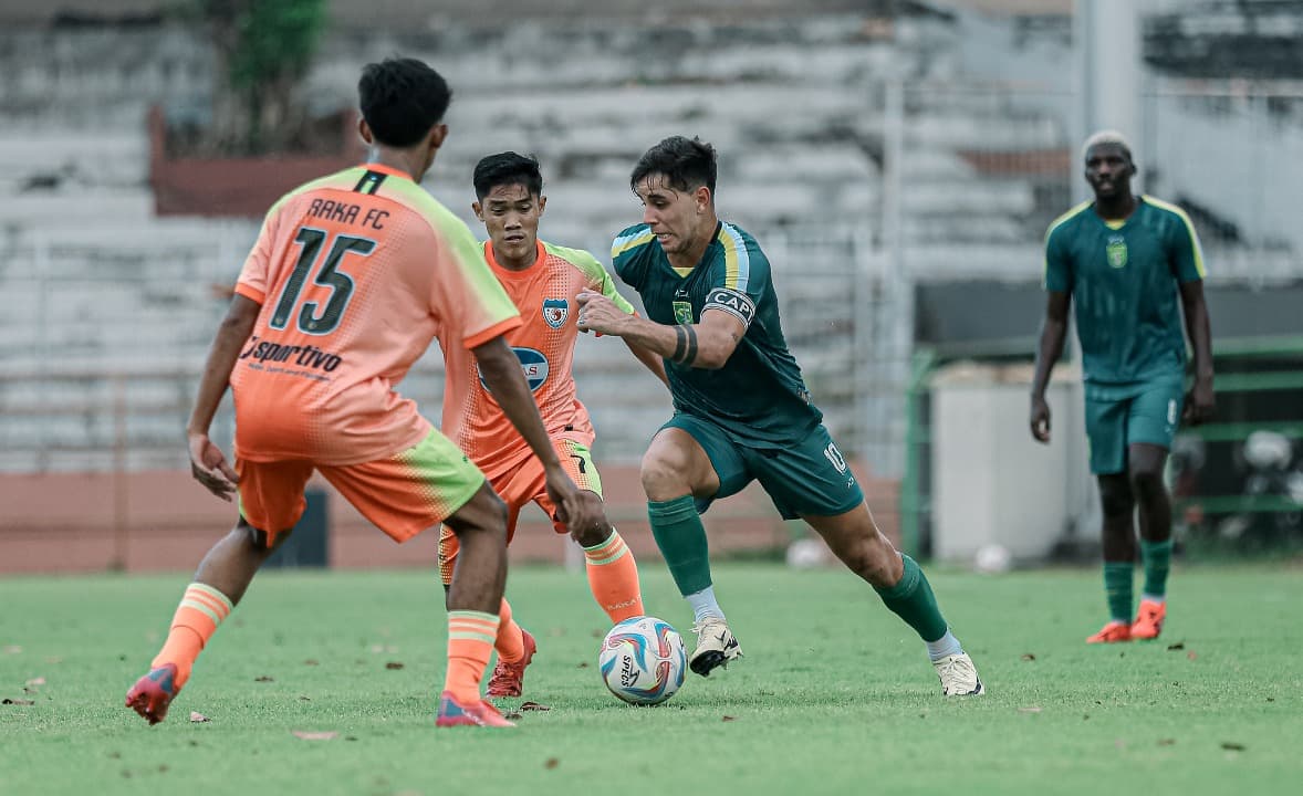 Persebaya Menang Besar di Laga Uji Coba, Paul Munster akan Terus Bekerja