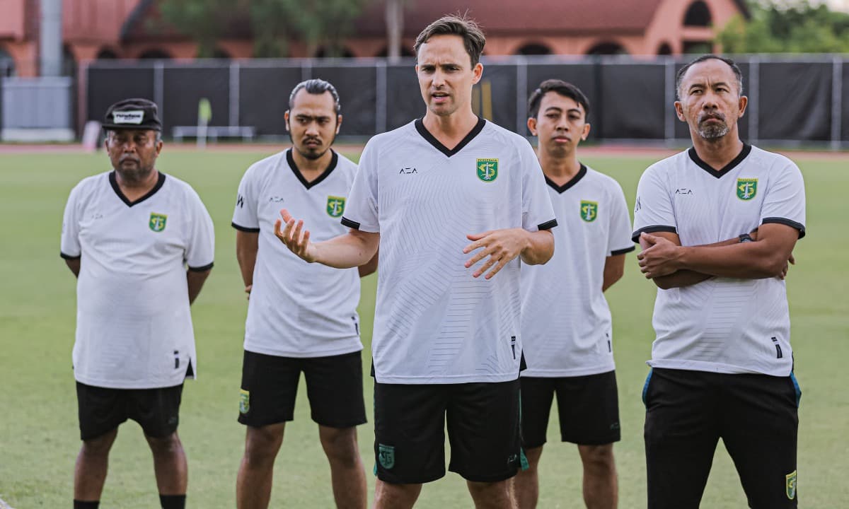 Pelatih Persebaya Jawab Rumor Bergabungnya Slavko Damjanovic dan Francisco Rivera