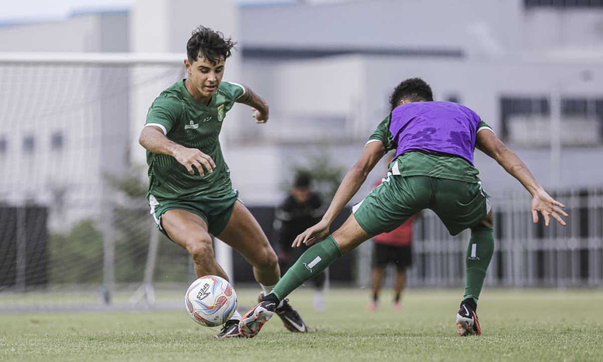 Semangat Baru Bruno Moreira dengan Nomor Punggung 10 di Persebaya