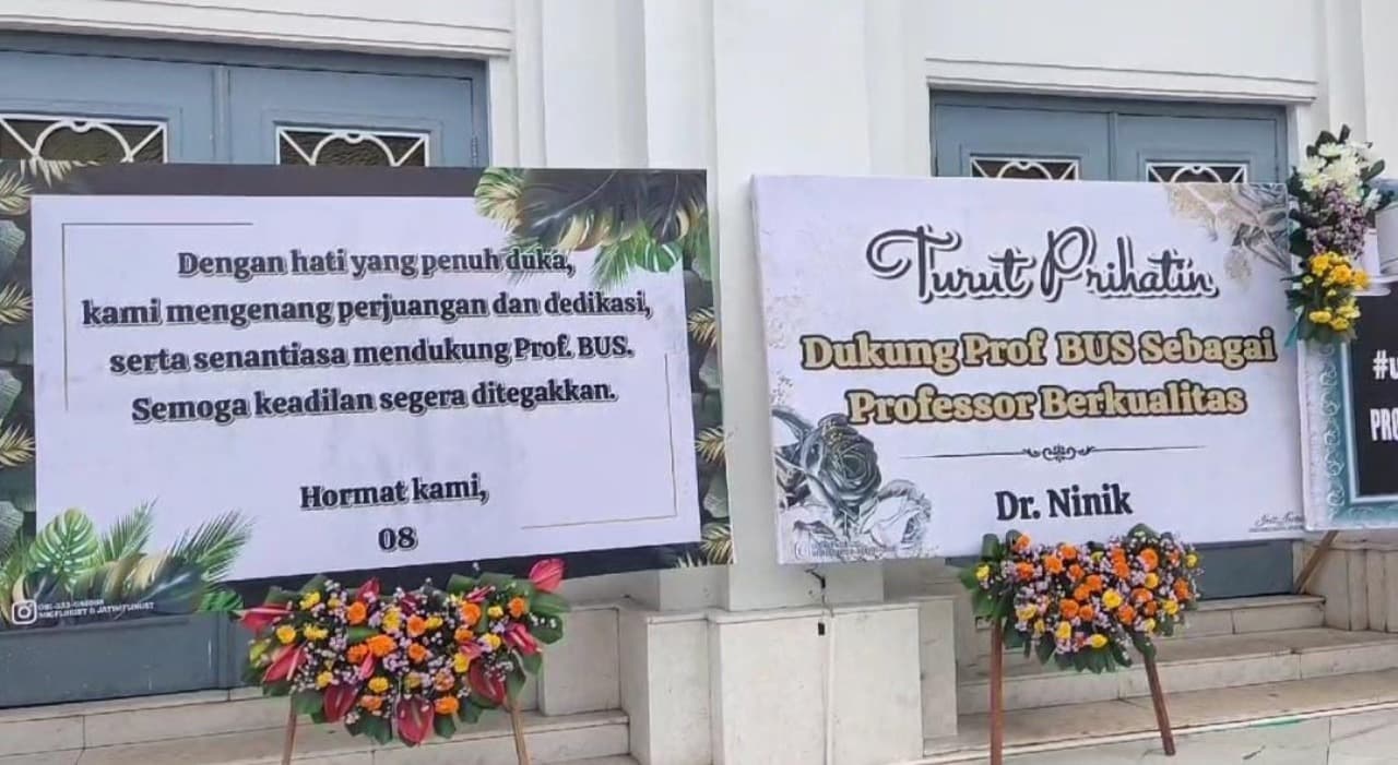 Puluhan Karangan Bunga Padati FK Unair, Dukung Prof. Budi Santoso