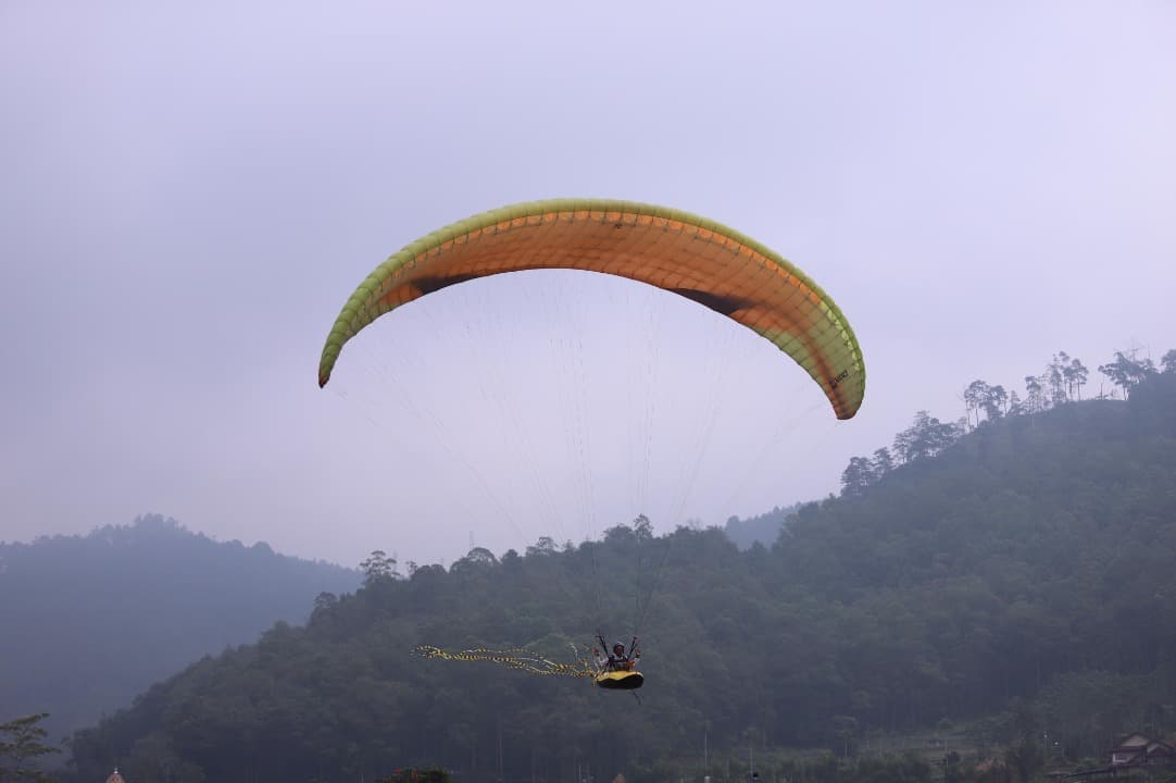 62 Atlet dari 3 Negara Ikuti Kejuaraan Paralayang Internasional 2024 di Kota Batu