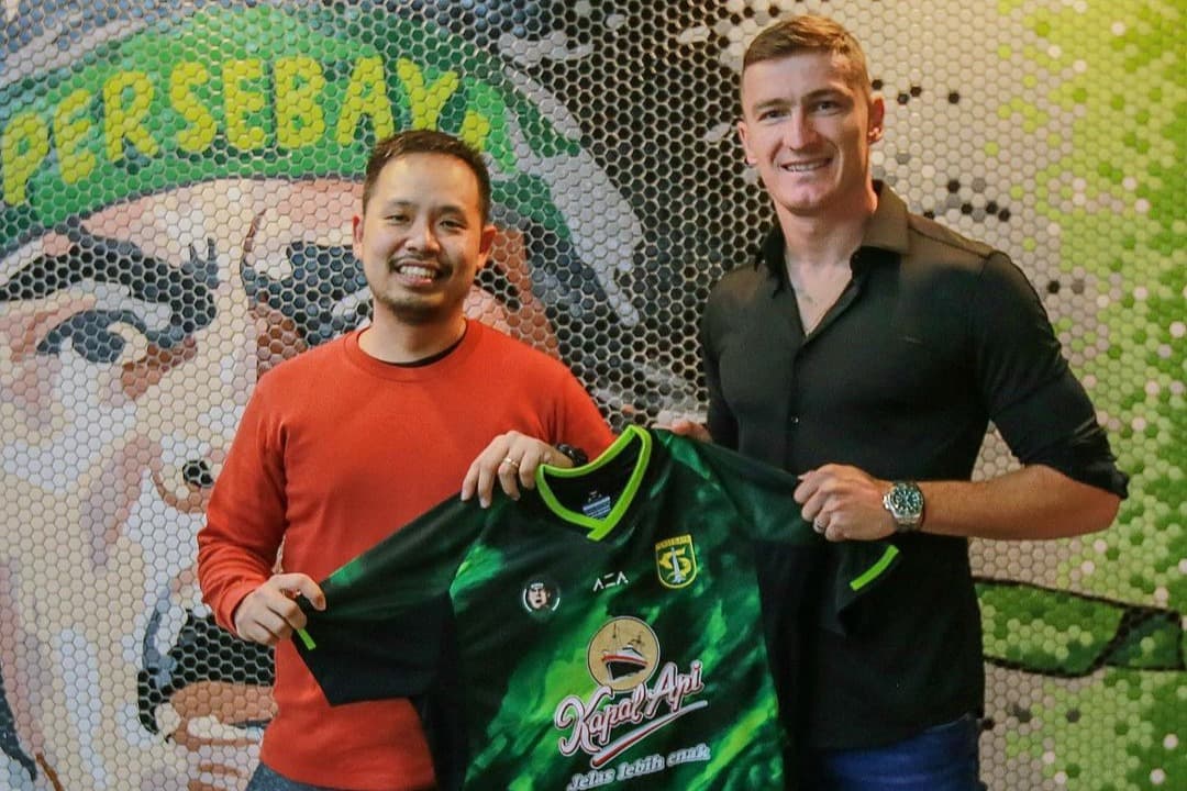 Slavko Damjanovic Resmi Berseragam Persebaya Surabaya