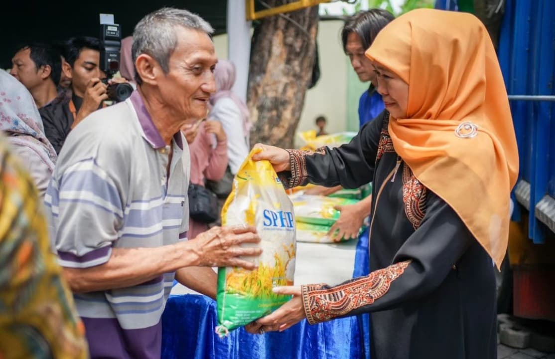 Di Bawah Kepemimpinan Khofifah-Emil, Kemiskinan Jatim Turun Jadi 9,79 Persen