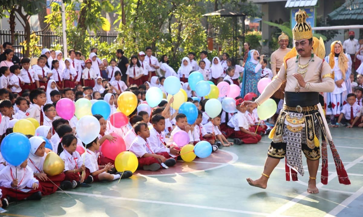 30 Ribu Siswa SD se-Surabaya Ikuti MPLS di Hari Pertama Masuk Sekolah