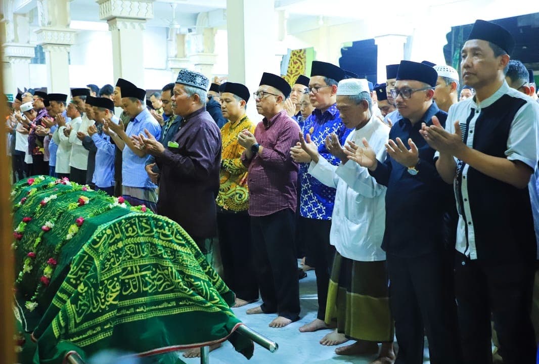 Kadinkop dan UKM Jatim Tutup Usia, Pj. Gubernur Adhy: Almarhumah Sosok Pekerja Keras