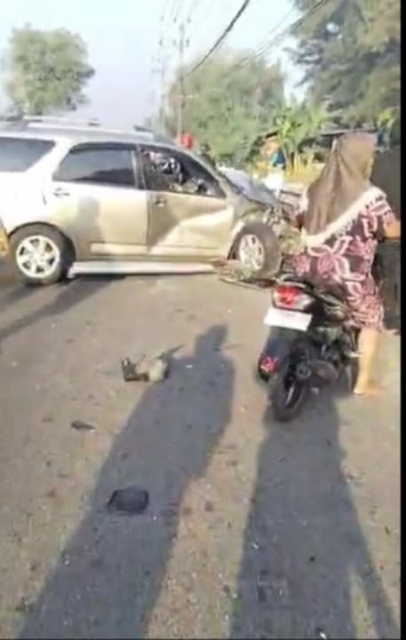 Terios Tabrak 4 Motor di Legundi, Dua Orang Tercebur Sungai, 1 Tewas