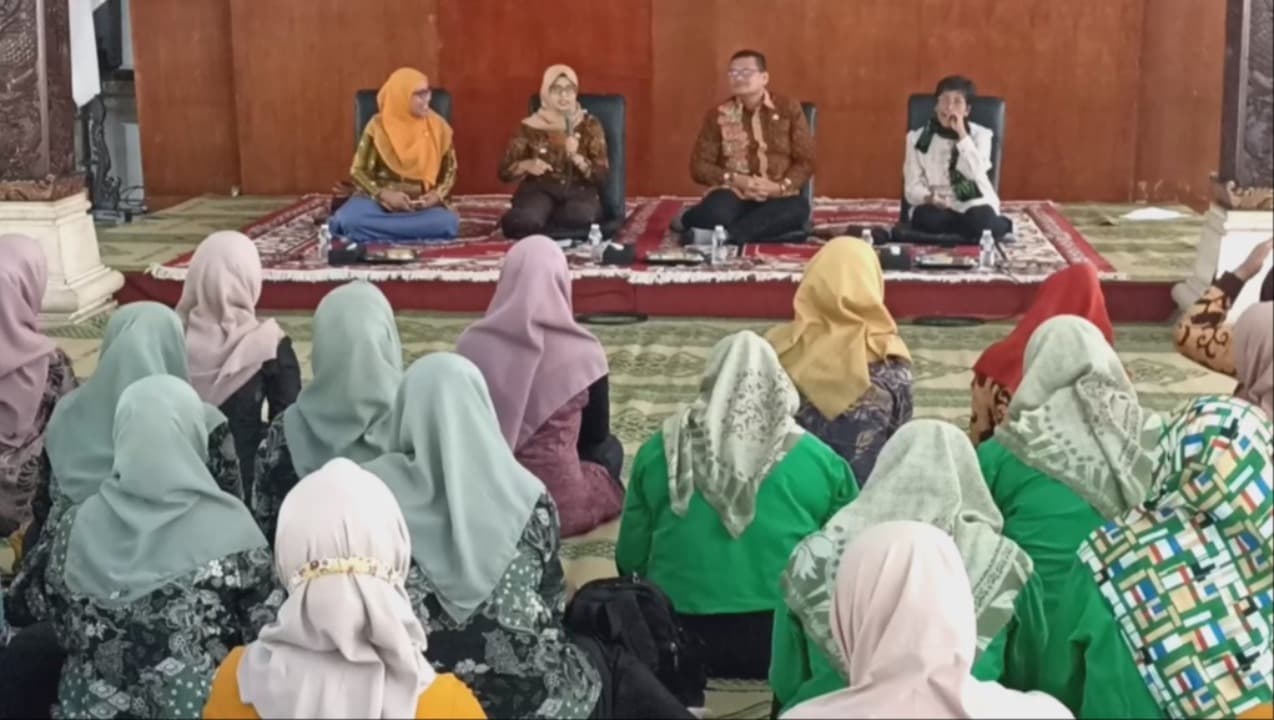 Bupati Blitar Mak Rini Buka Pelatihan Penanganan Kekerasan Perempuan Dan Anak