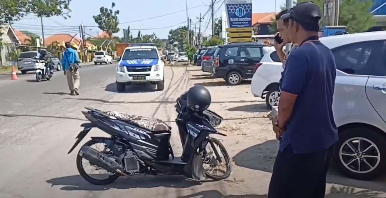 Tabrakan dengan 2 Mobil, Pelajar SMP di Madiun Alami Luka Berat