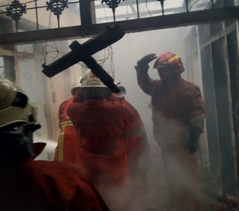 Lupa Matikan Hair Dryer, Rumah Kos di Jalan Gembili Terbakar