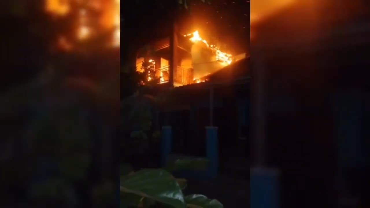 Korsleting Listrik, Rumah di Bojonegoro Ludes Terbakar