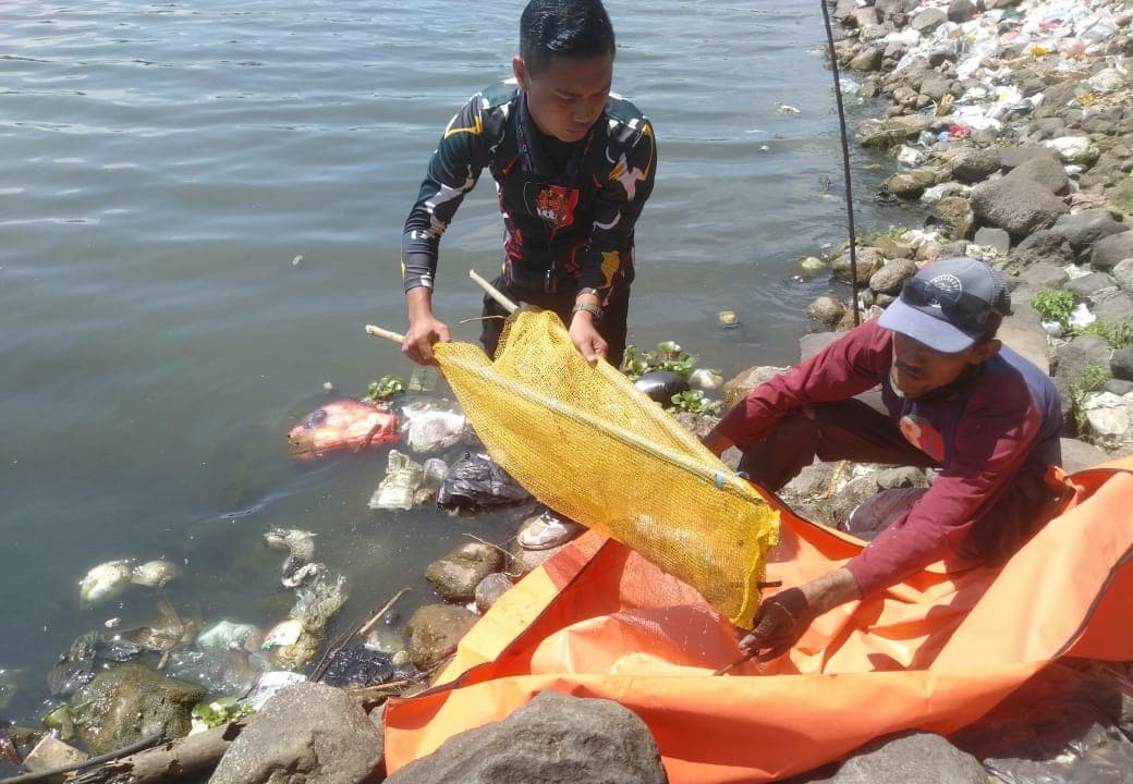 Mayat Bayi Ditemukan Membusuk di Sungai Gempol Pasuruan