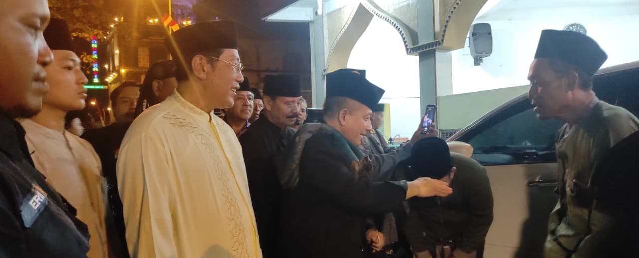 Cak Khulaim Junaidi Bersama Majelis Dzikrul Jantiko Mantab Ikuti Semaan Alquran di Makam Mbah Ud Sidoarjo