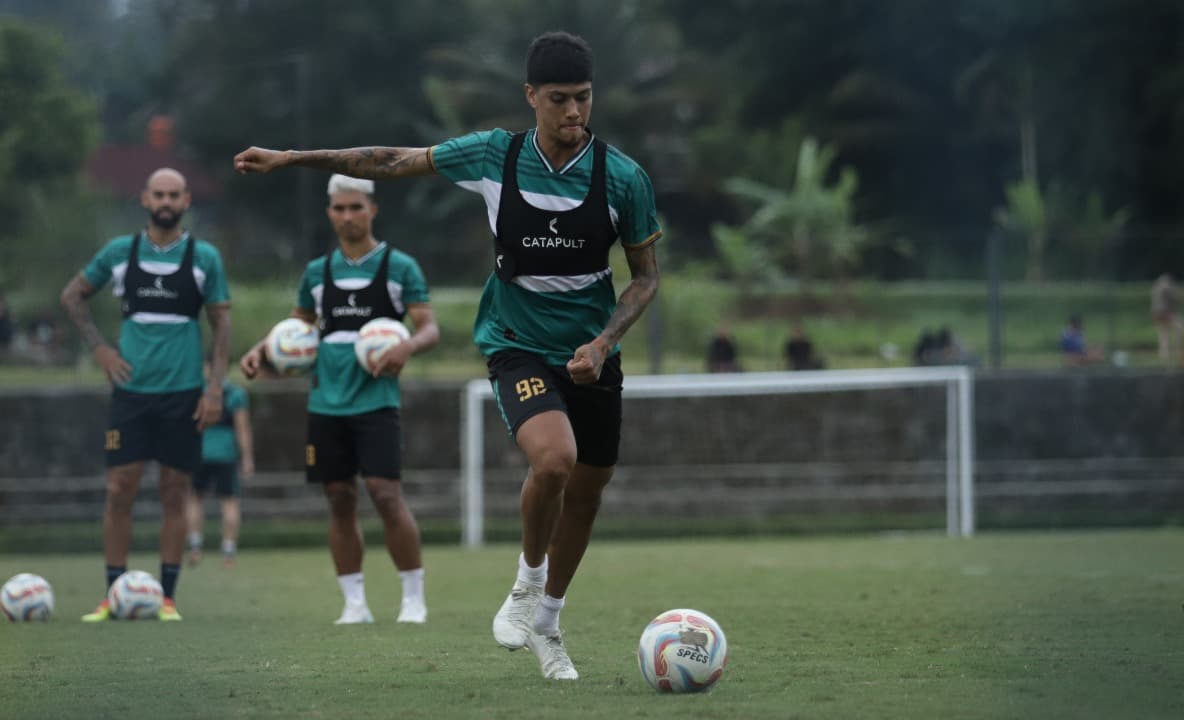 PSS Sleman Kehilangan Gelandang Asing Saat Jumpa Persebaya