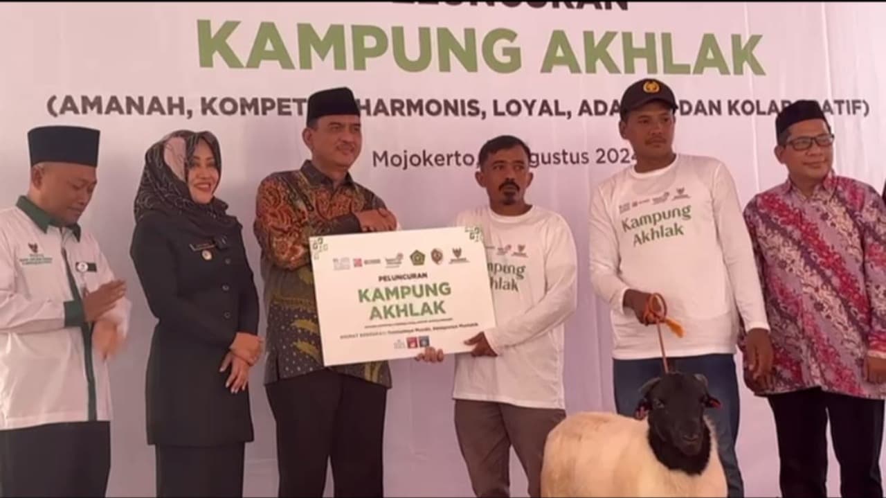 Baznas RI dan Pemkab Launching  Kampung Akhlak di Desa Rejosari Mojokerto