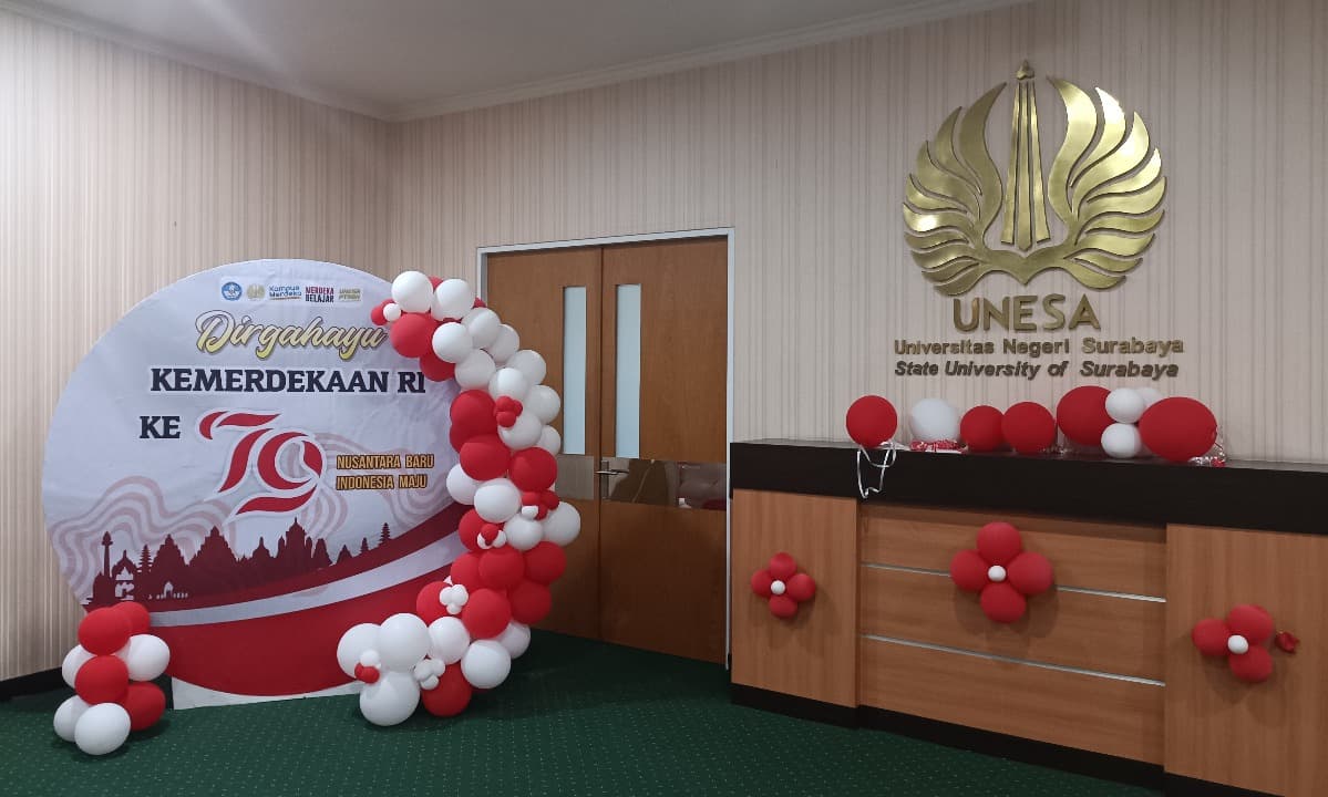 Semarak Merah Putih di UNESA: Ruang Kerja Dosen Disulap Jadi Miniatur Nusantara