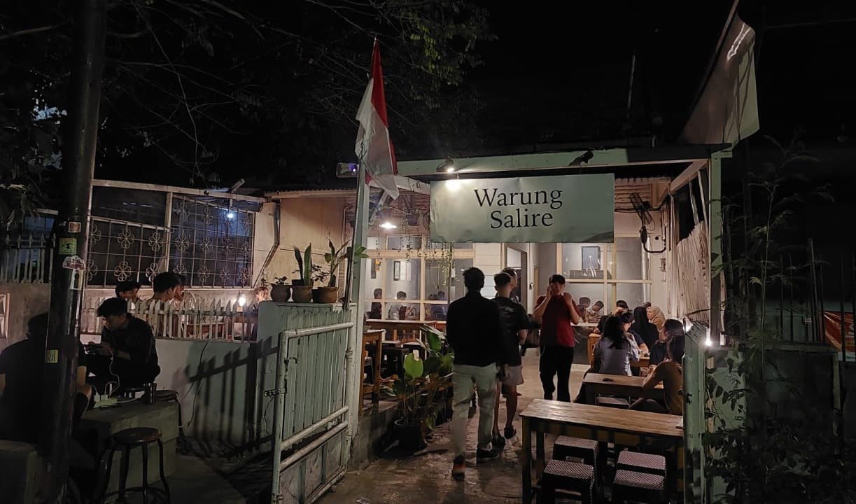 Warung Salire, Rahasia Kenyamanan ala Rumah yang Tersembunyi di Surabaya