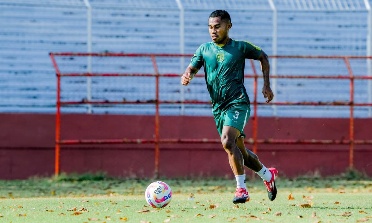 Ardi Idrus Berpeluang Dapat Peran Baru dalam Duel Persebaya vs Barito Putera