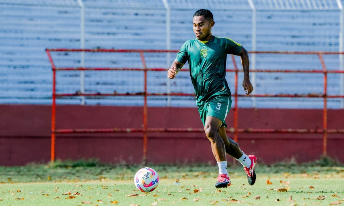 Ardi Idrus Berpeluang Dapat Peran Baru dalam Duel Persebaya vs Barito Putera