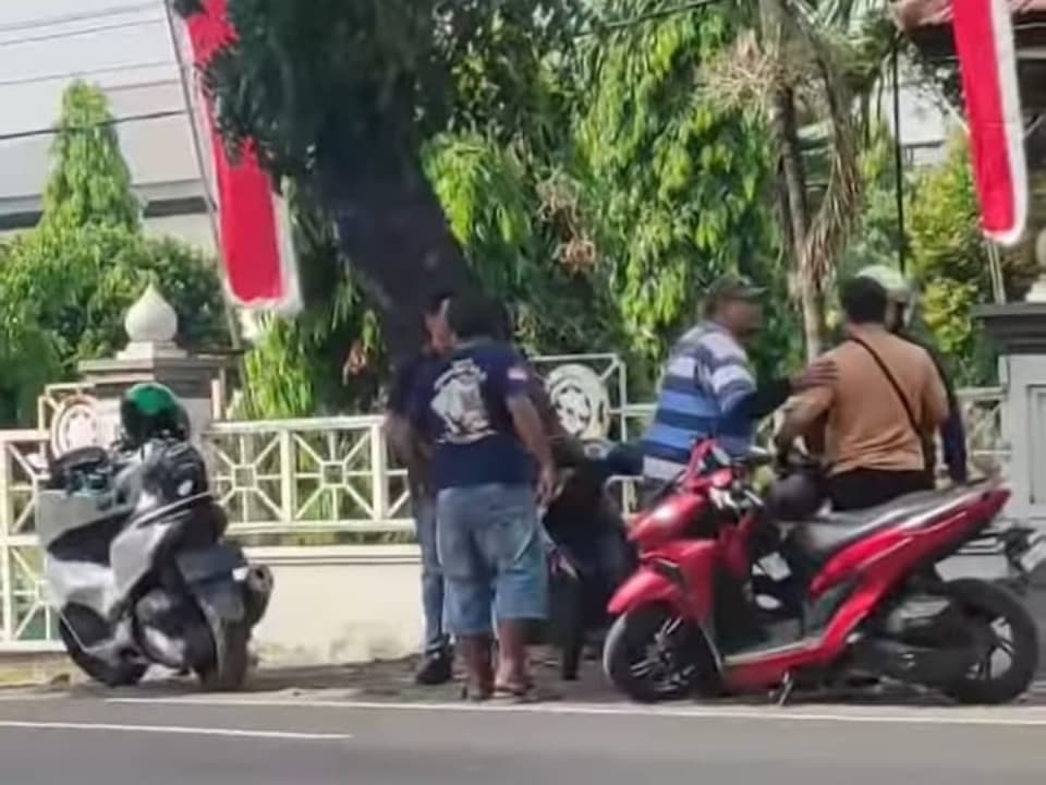 Hendak Rampas Motor, Tiga Debt Collector Ditangkap Reskrim Polres Mojokerto