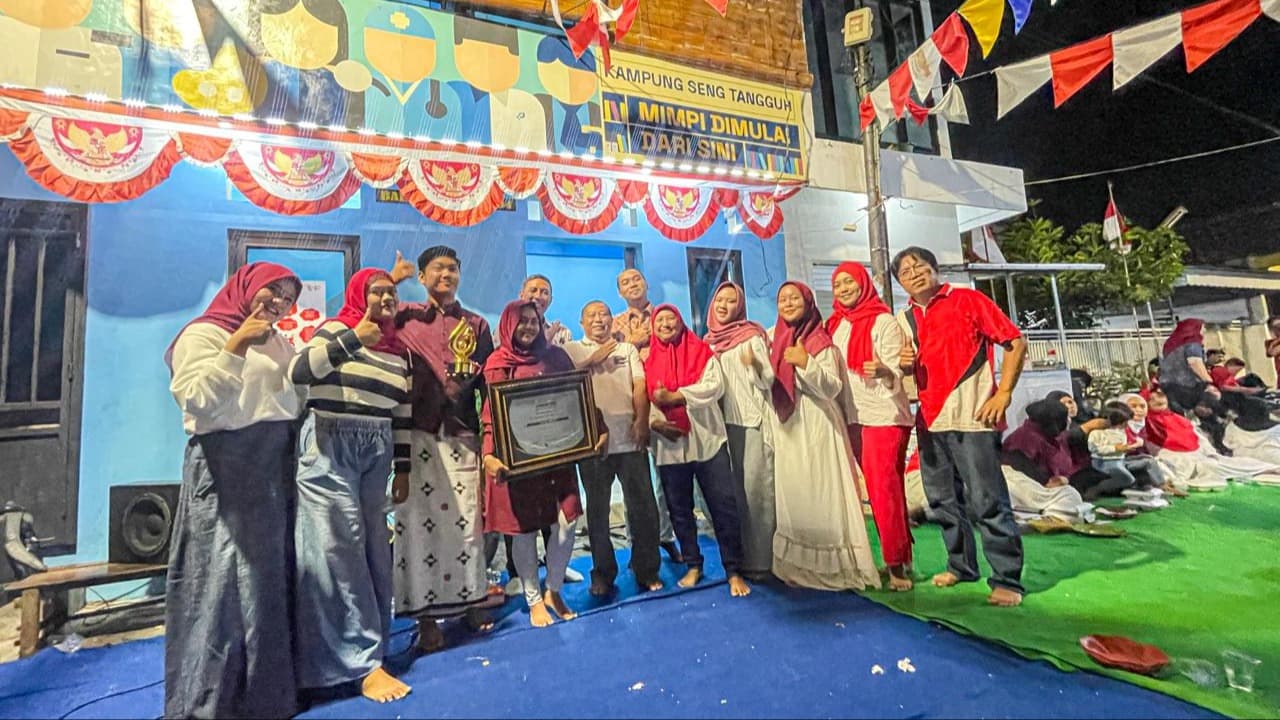 Pekik Merdeka dari Kampung Seng Tangguh, Kado Piala dari Pelindo Marine