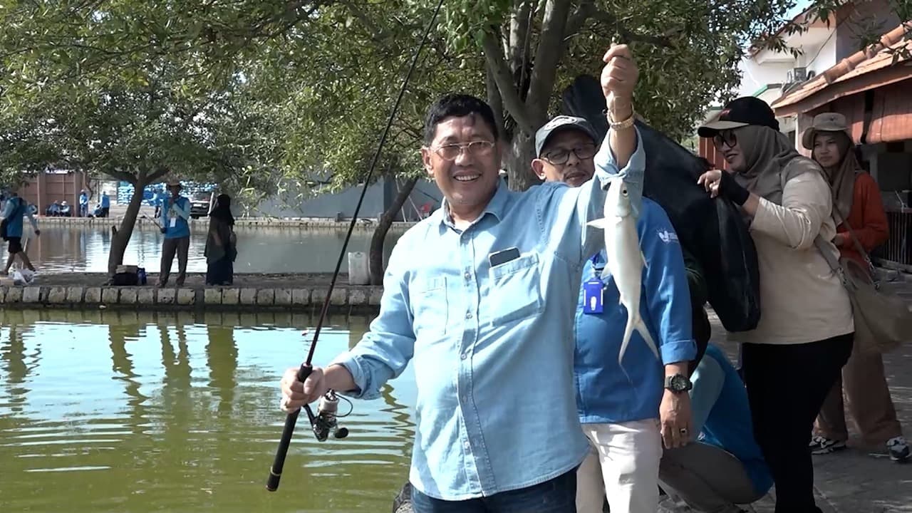 Khulaim Junaidi Ajak Warga Sidoarjo Wisata Lomba Mancing Bandeng di Kalanganyar Sidoarjo