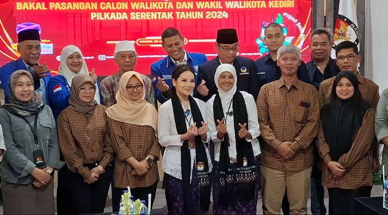 Duet Srikandi Ferry Silviana Feronica dan Regina Nadya Suwono Daftar Ke KPU Kota Kediri