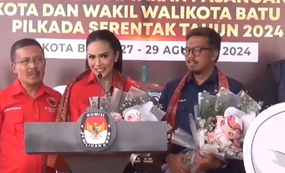 Paslon Walikota Krisdayanti - Dewa Daftar KPU Batu