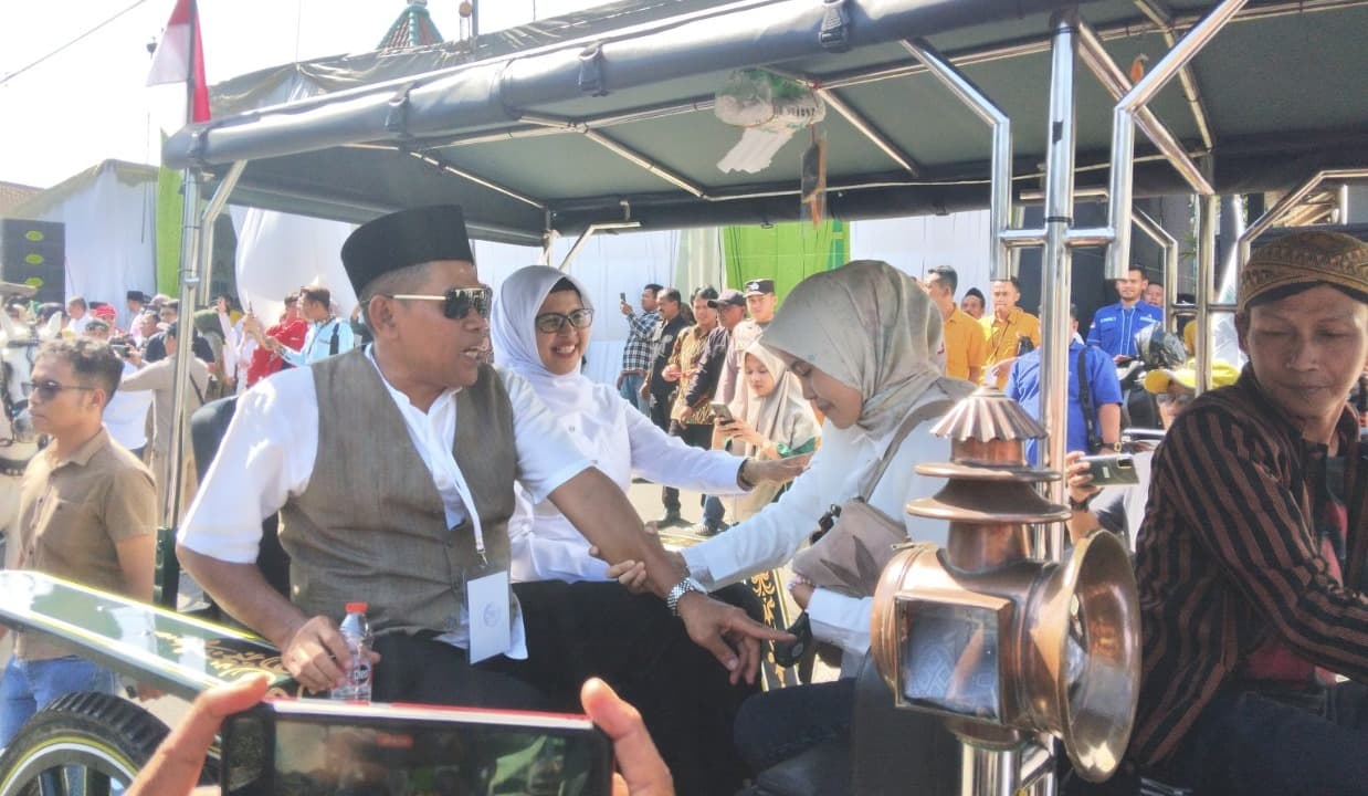 Daftar KPU Kabupaten Blitar Naik Delman, Mak Rini : Kami Rakyat Biasa