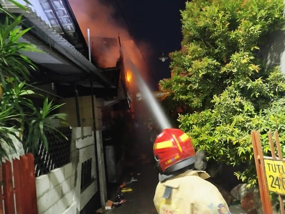 Akibat Bakar Sampah, 4 Rumah di Kupang Krajan Terbakar