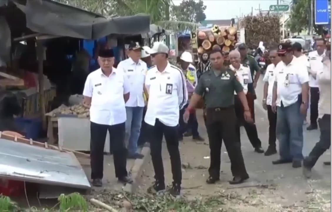 Bupati Malang Tinjau Pelebaran Jalan Arah Pantai Selatan