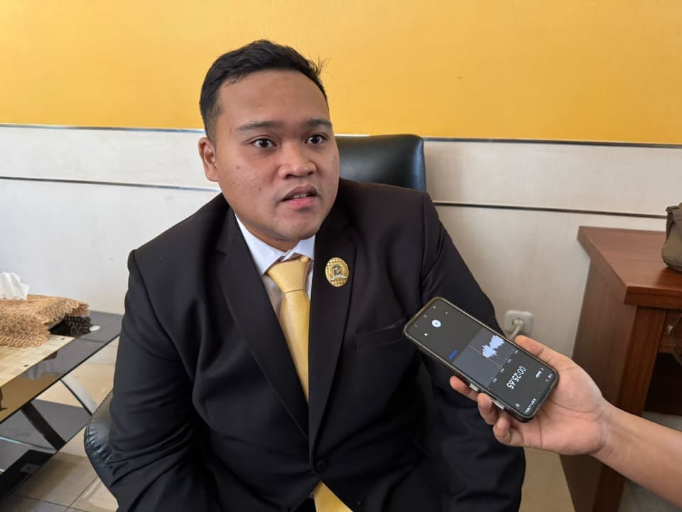 Golkar Serahkan Jabatan Ketua Fraksi DPRD Surabaya ke Anggota Termuda